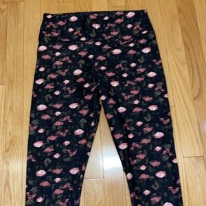 Fabletics floral  leggings size medium